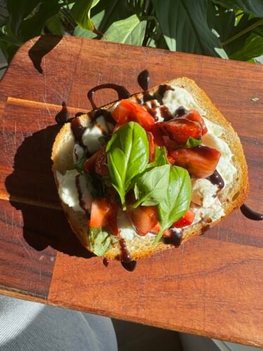 Bruschetta med jordbær og balsamico
